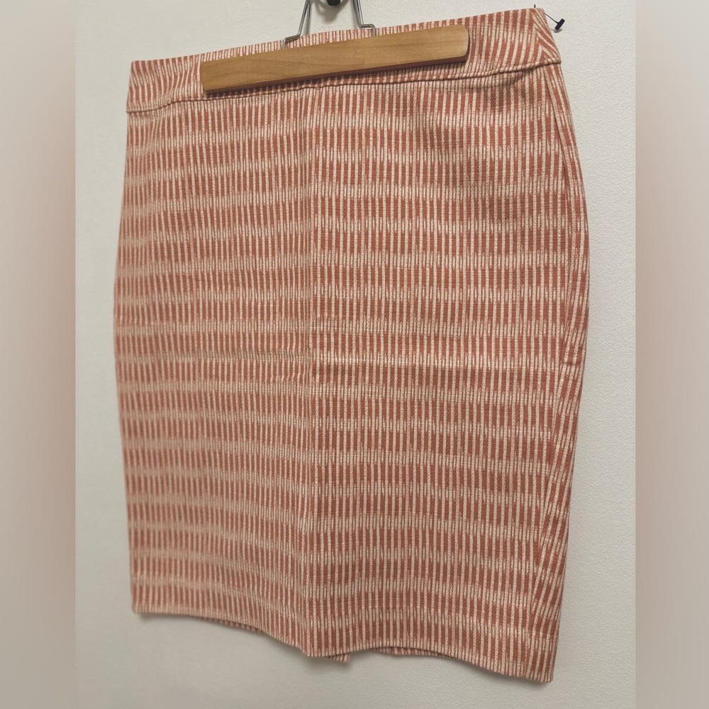 Ann Taylor LOFT Patterned Pink & White Skirt SIZE 6.